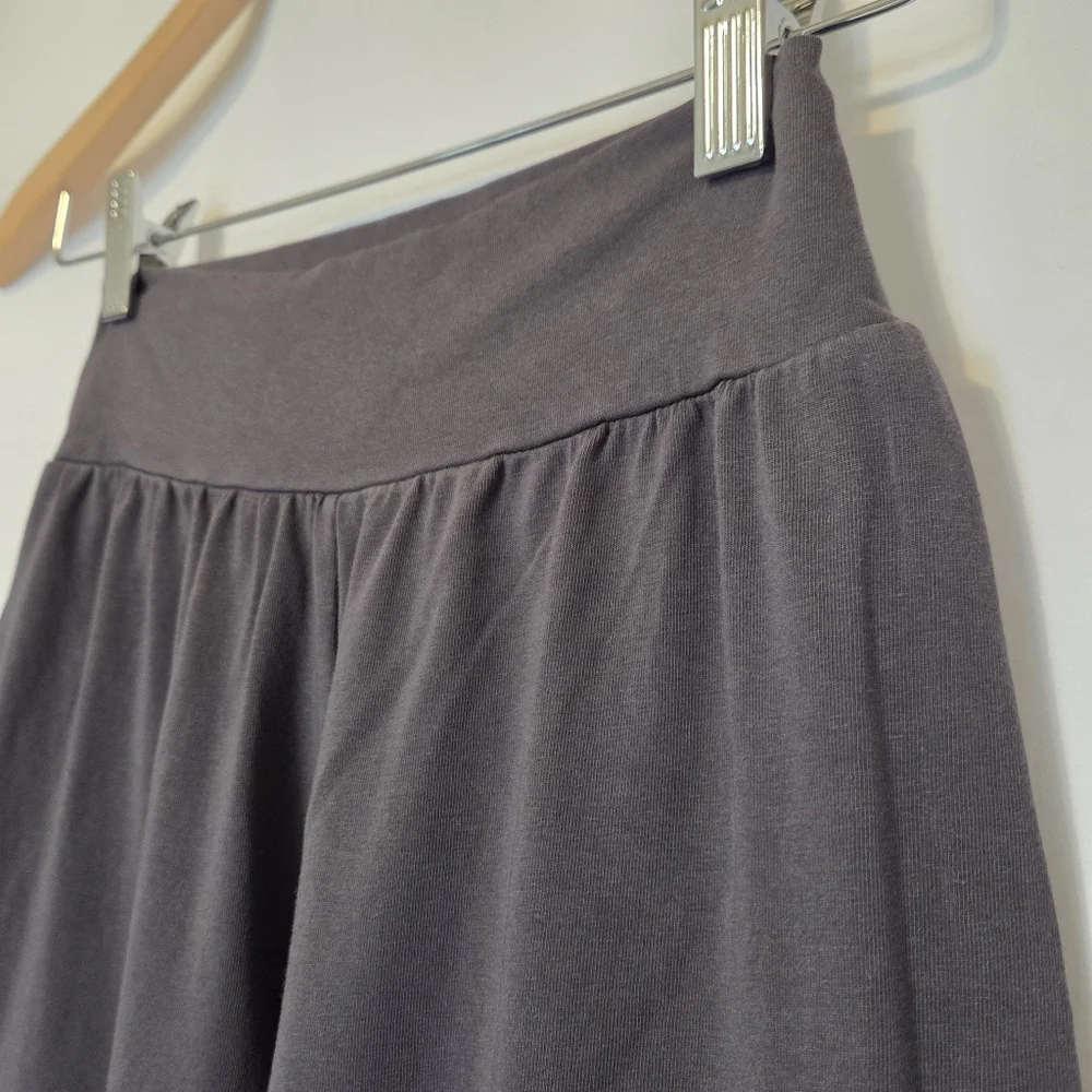 Matilda Jane Womens Gray Big Ruffle Pants Capris XS - Picture 4 of 12